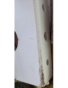 KINDER 1 - 220-in Weiss - TEIL DER SEITE AN DER KNÜPFUNG - KRATZER / ABPLITZENDE LACKIERUNG